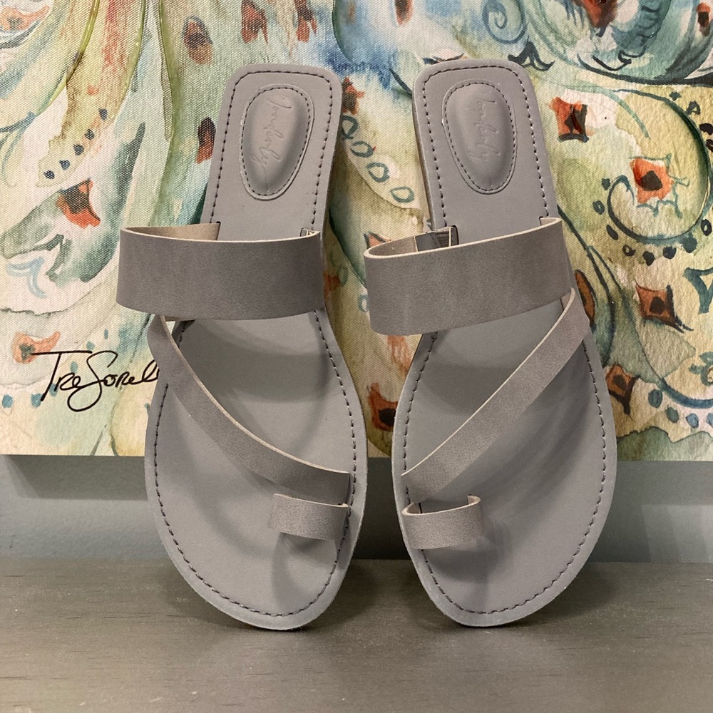 Wonderly flint flat sandal size 8M NWT
